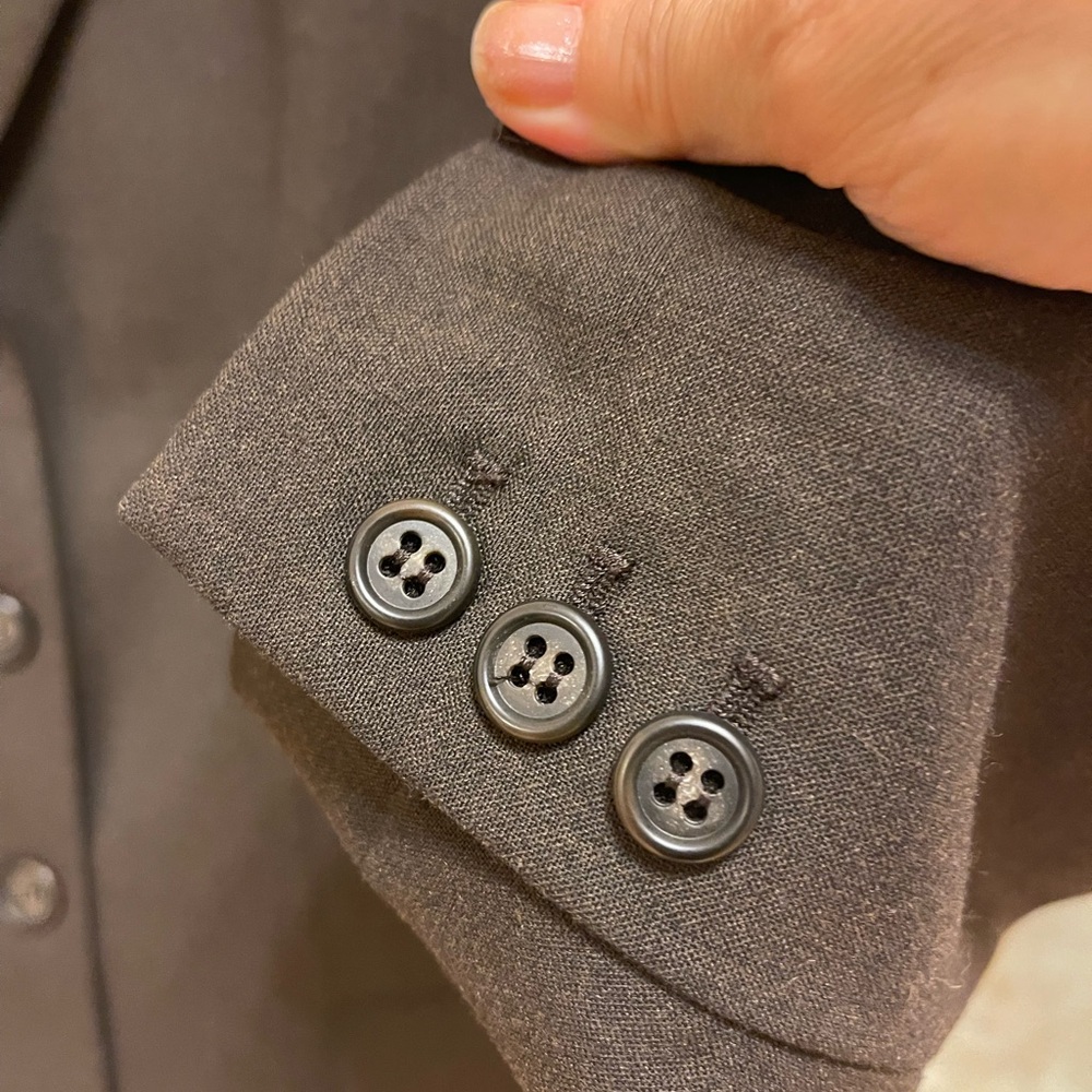 The Limited Brown Blazer with Notched Lapels and Tailored Fit - Picture 5 of 6